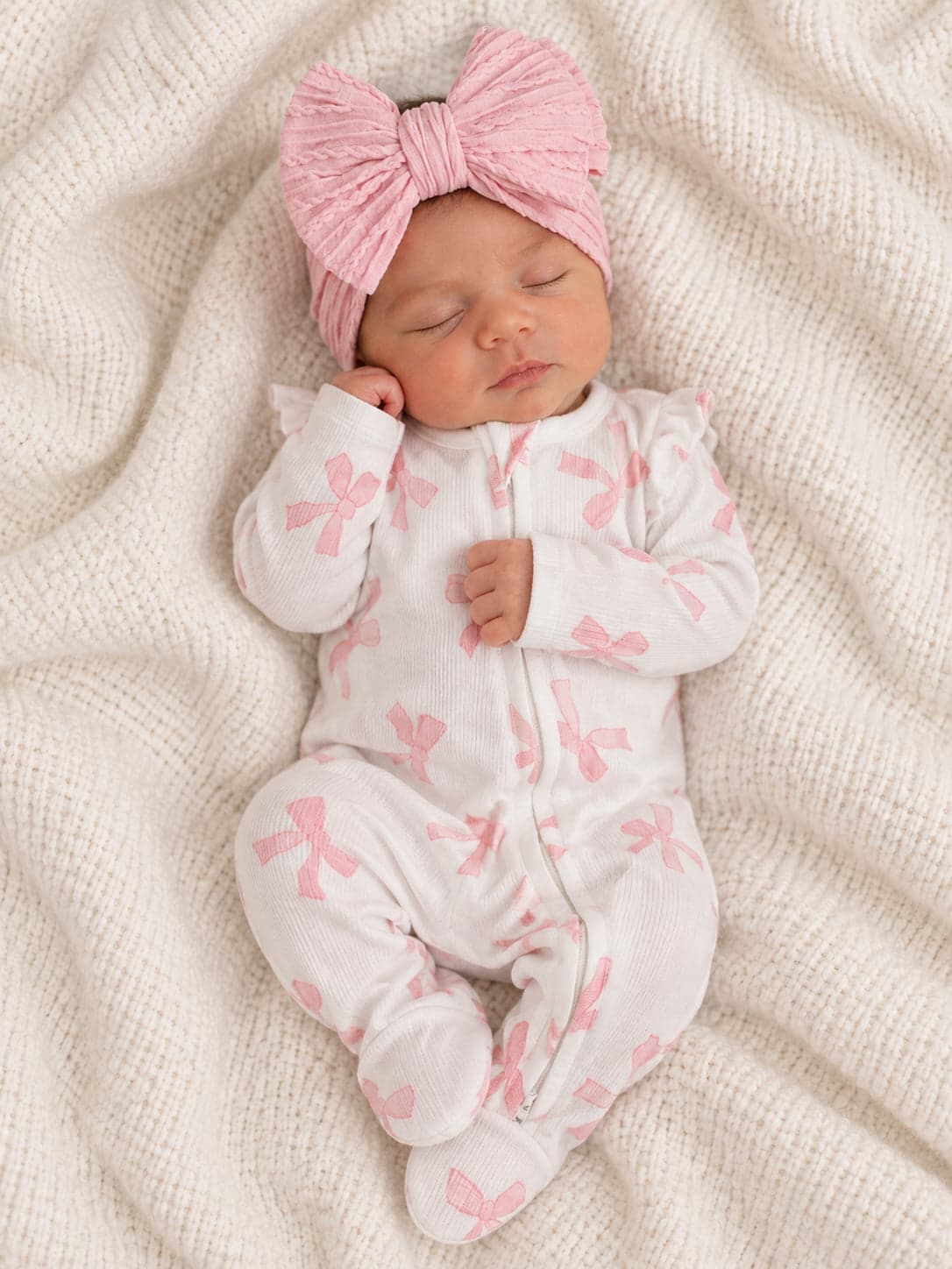 Ribbed Ruffle Sleeve 2-Way Zip Footie, Pretty Bows — photo 1
